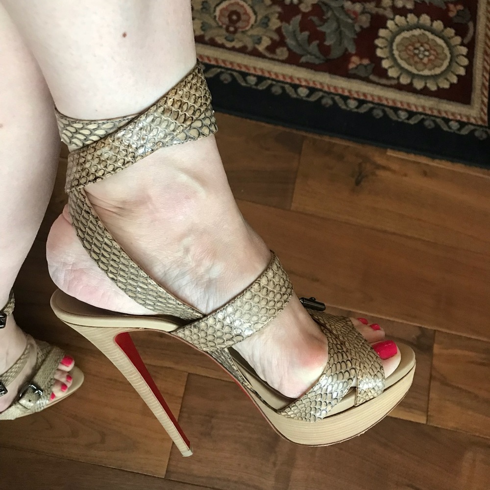 EUC LouBoutin Toutanboucle 👠💋